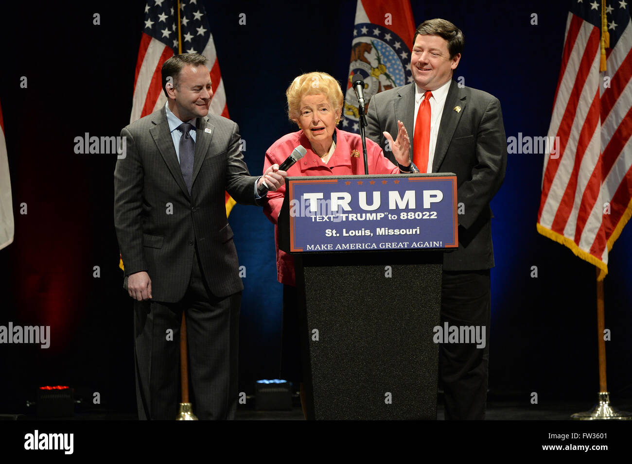 Saint Louis, Missouri, USA – 11. März 2016: Phyllis Schlafly; Konservative Autor und politischer Aktivist billigt Donald Trump auf der Stockfoto