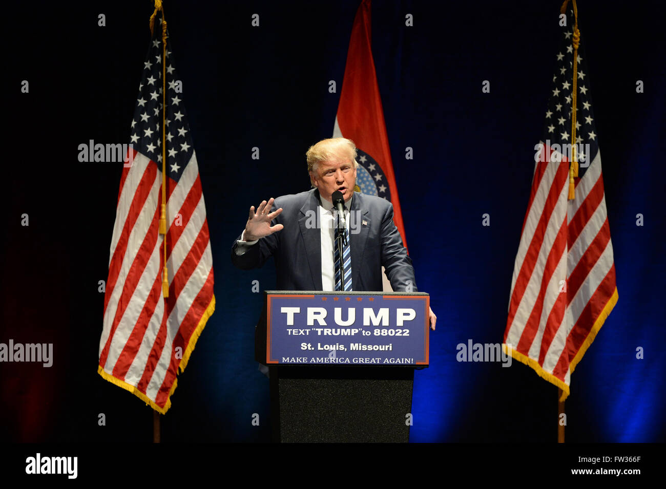 Saint Louis, MO, USA – 11. März 2016: Donald Trump spricht mit Anhänger am Peabody Opera House in Downtown Saint Louis. Stockfoto