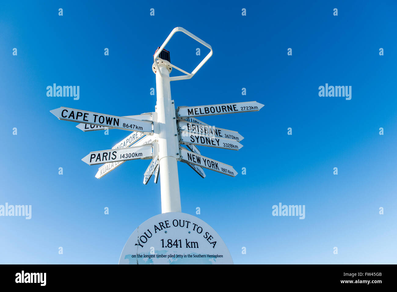 Marker, Weltstädte, markiert das Ende der längsten Mole in der südlichen Hemisphäre, Busselton, Western Australia Stockfoto