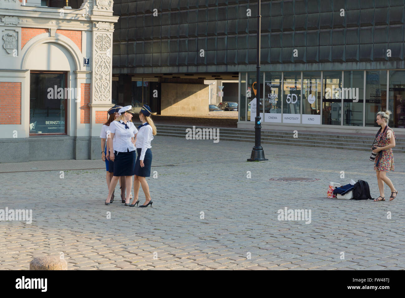 Riga, Lettland - 5. August 2015: Platz im historischen Teil von Riga ist ein beliebter Ort für Foto-Shootings. Stockfoto