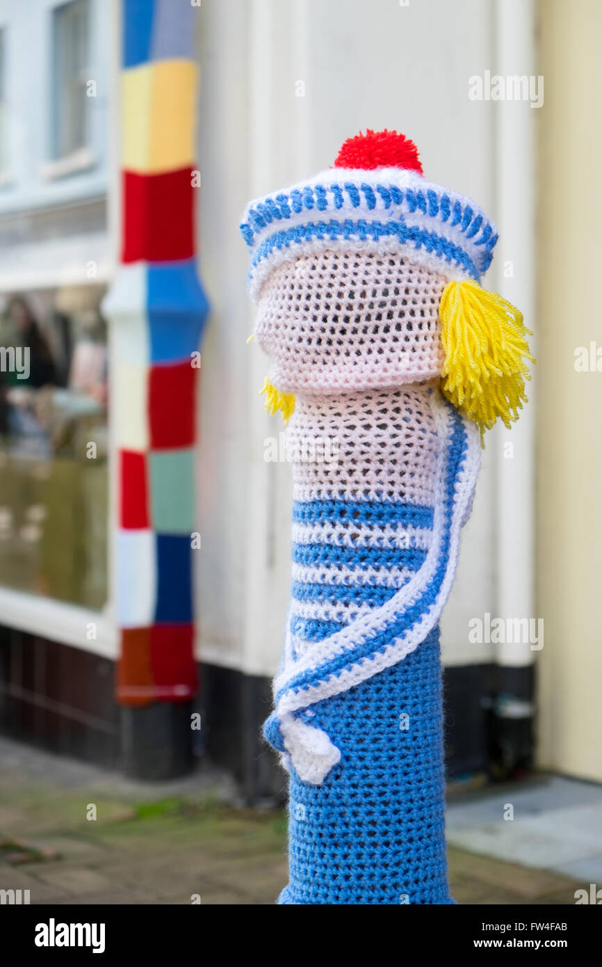 Yarn Bombing stricken Graffiti in Bideford, Devon, UK Stockfoto