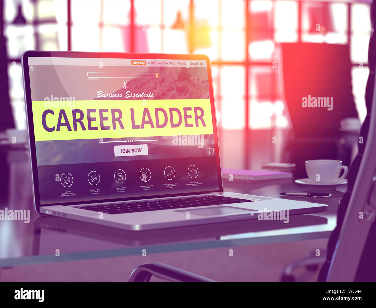 Karriere-Leiter-Konzept auf Laptop-Bildschirm. Stockfoto