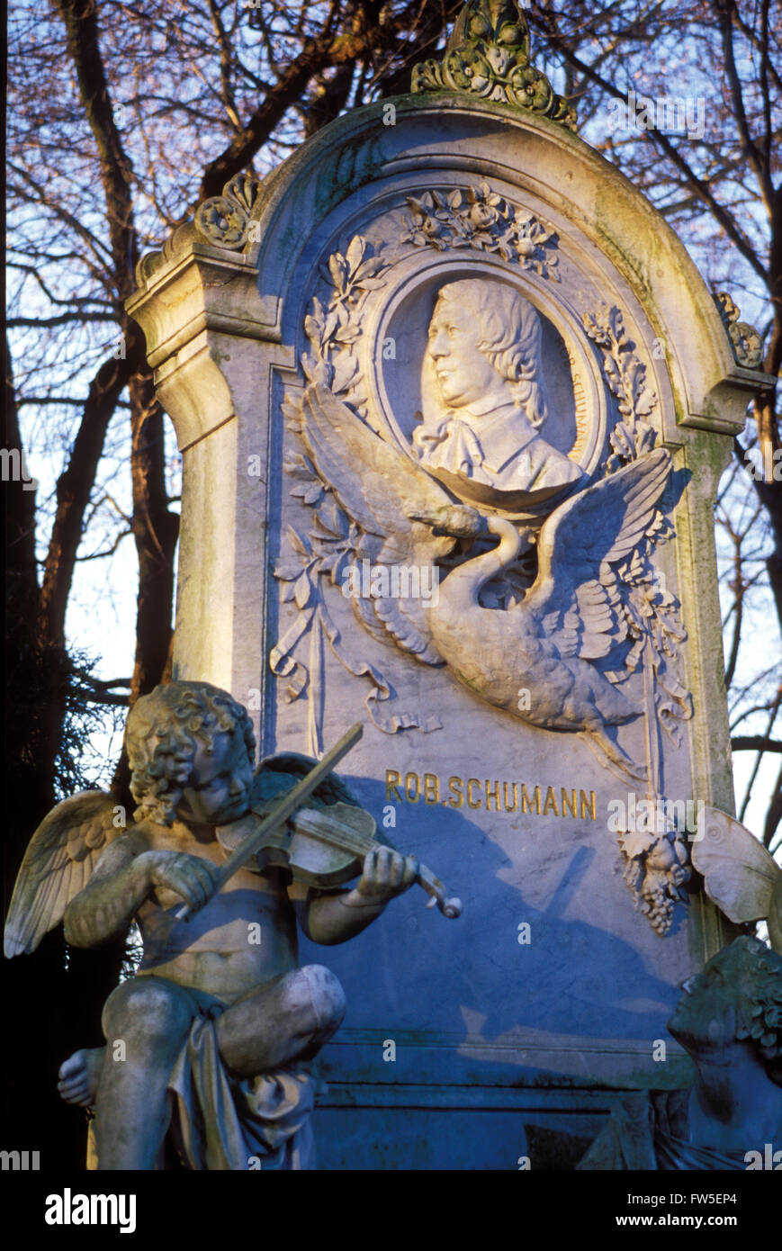 SCHUMANN, Robert - Grab in Alter Freidhof, Bonn. Schumanns Frau Clara (deutscher Pianist, 1819-1896), ist auch hier begraben. Stockfoto