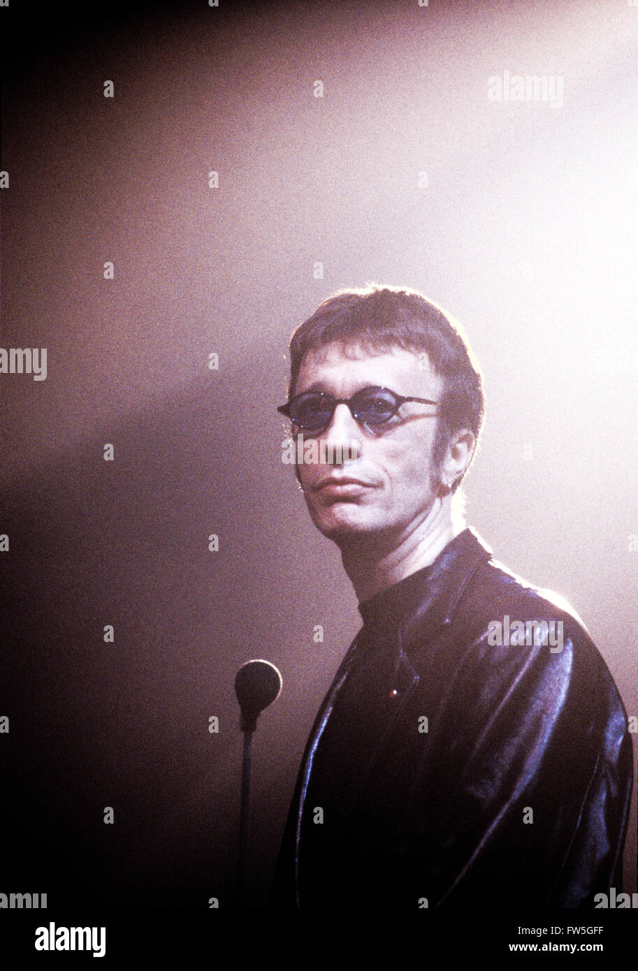 Robin Gibb - Sänger und Songwriter aus der Bee Gees, Cardiff TV, UK, 2001. 22. Dezember 1949. Stockfoto