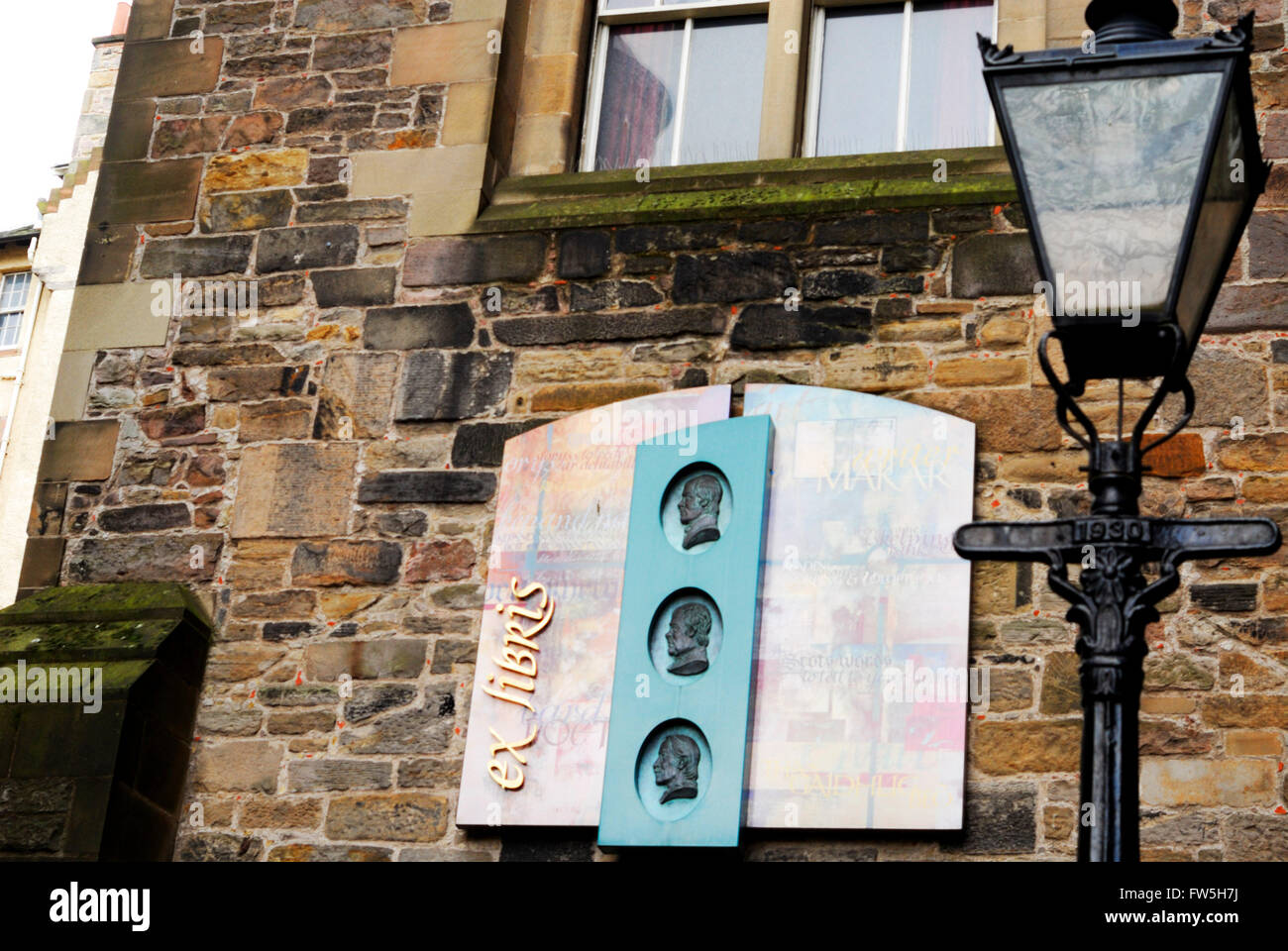 Haus von Robert Rabbie Burns, schottischer Dichter, auf der Royal Mile, Edinburgh, jetzt Writers' Museum Stockfoto