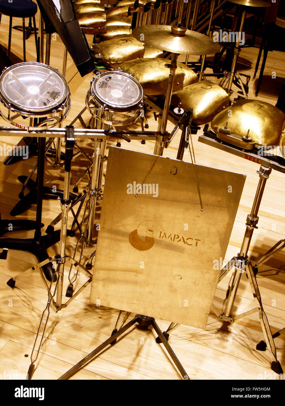 Cowbells percussion -Fotos und -Bildmaterial in hoher Auflösung – Alamy