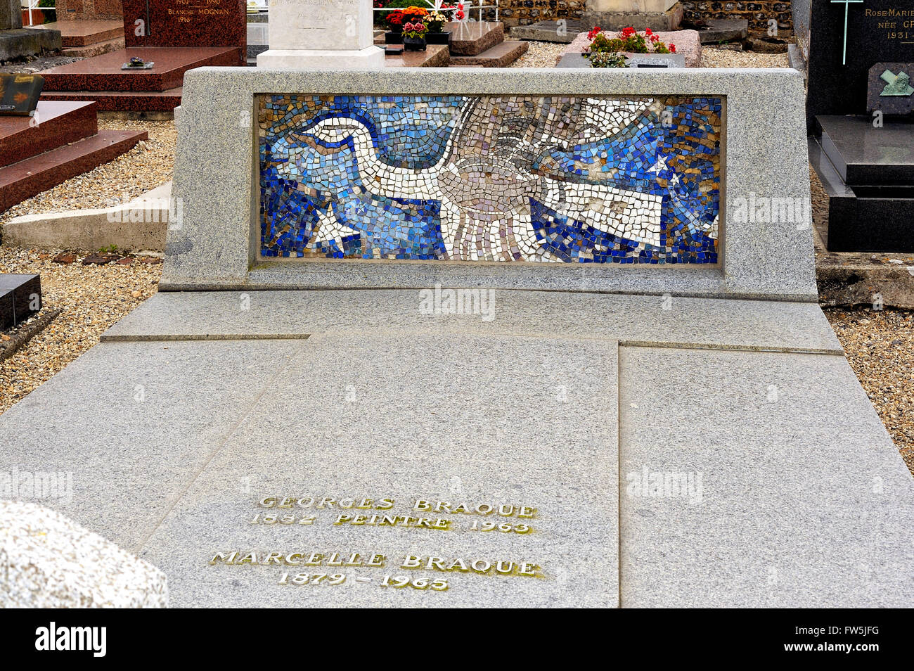 Grab von George Braque, auf dem Friedhof der Kirche von Saint ValŽry, Normandie. GB, Fauve Maler und Mitbegründer der kubistischen Bewegung (mit Picasso), 13. Mai 1882 – 31. August 1963. Stockfoto