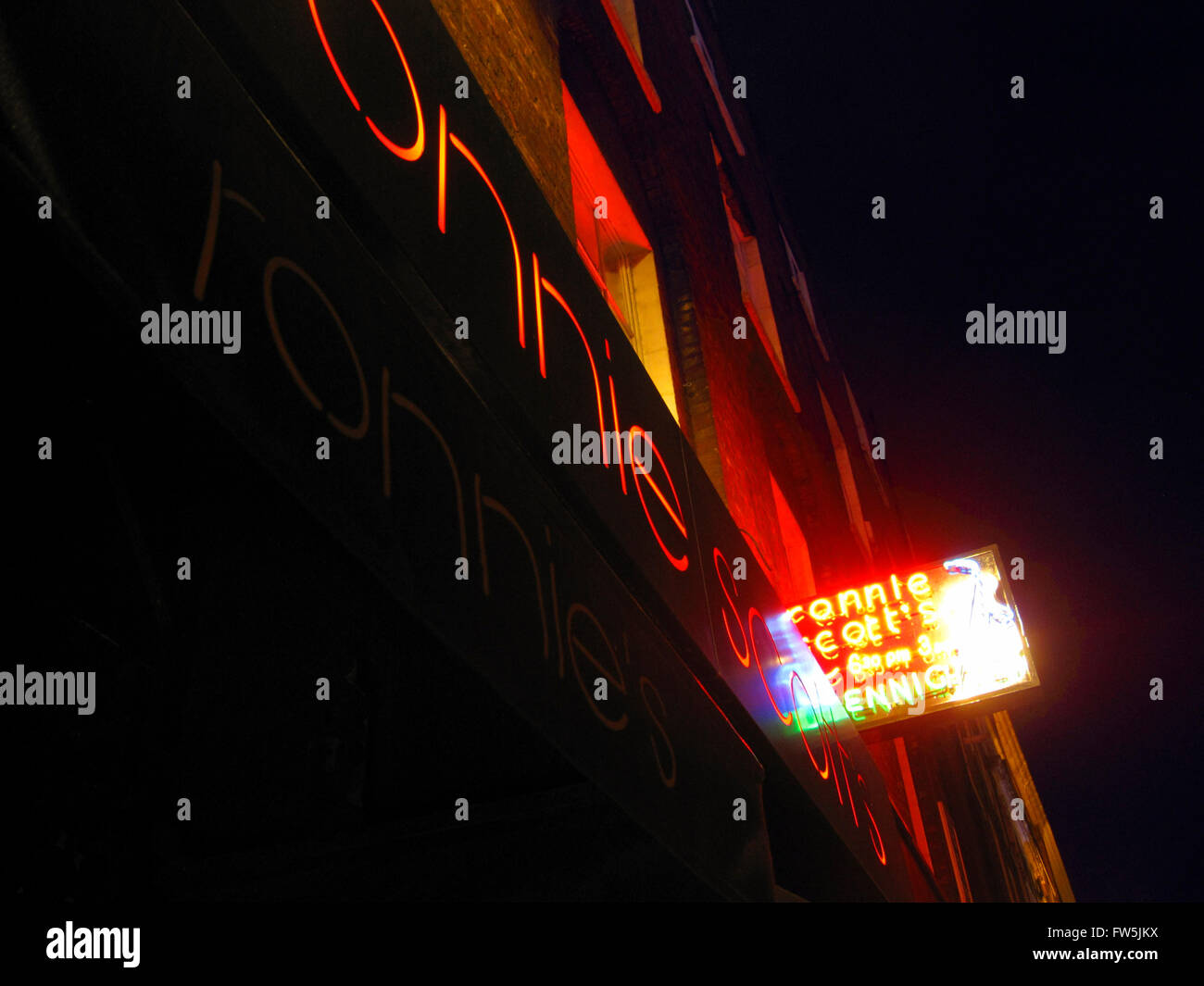 Neon-Schilder vor Ronnie Scotts jazz Club, 47 Frith Street, London W1D 4HT; Soho; London zu den führenden internationalen Jazzclub Stockfoto