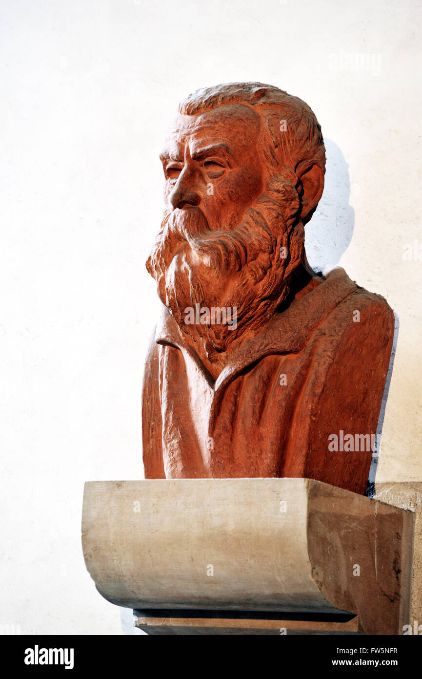 Büste von Tintoretto. Über seinem Grab in der Kirche der Madonna Orto, Venedig, in die Sestiere Cannaregio. Tintoretto, 1518-1594, richtiger name Jacopo Comin, In seiner Jugend auch bekannt als Jacopo Robusti, italienischer Maler und eine bemerkenswerte Exponenten der venezianischen Renaissance-Schule. Für seine phänomenale Energie in der Malerei wurde er Il Furioso bezeichnet. Sein Werk ist im manieristischen Stil, unter Beibehaltung von Farbe und Licht typische der venezianischen Schule. Stockfoto