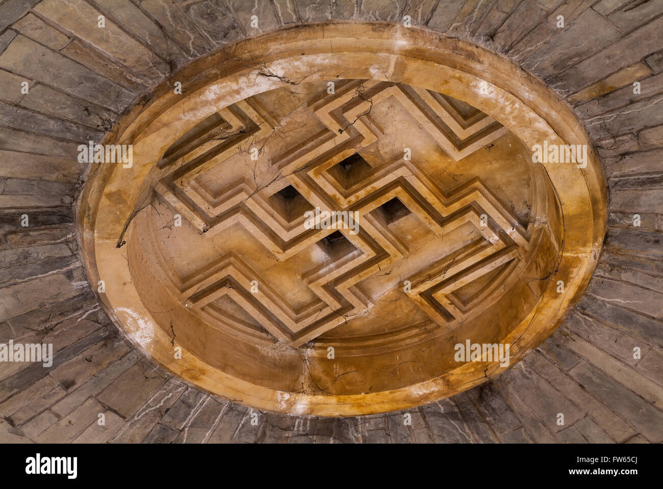 Die Krypta in Wewelsburg Burg, Tresor mit einem Hakenkreuz Ornament im Zenit, 1934-45 Kultstätte der SS unter Himmler Stockfoto