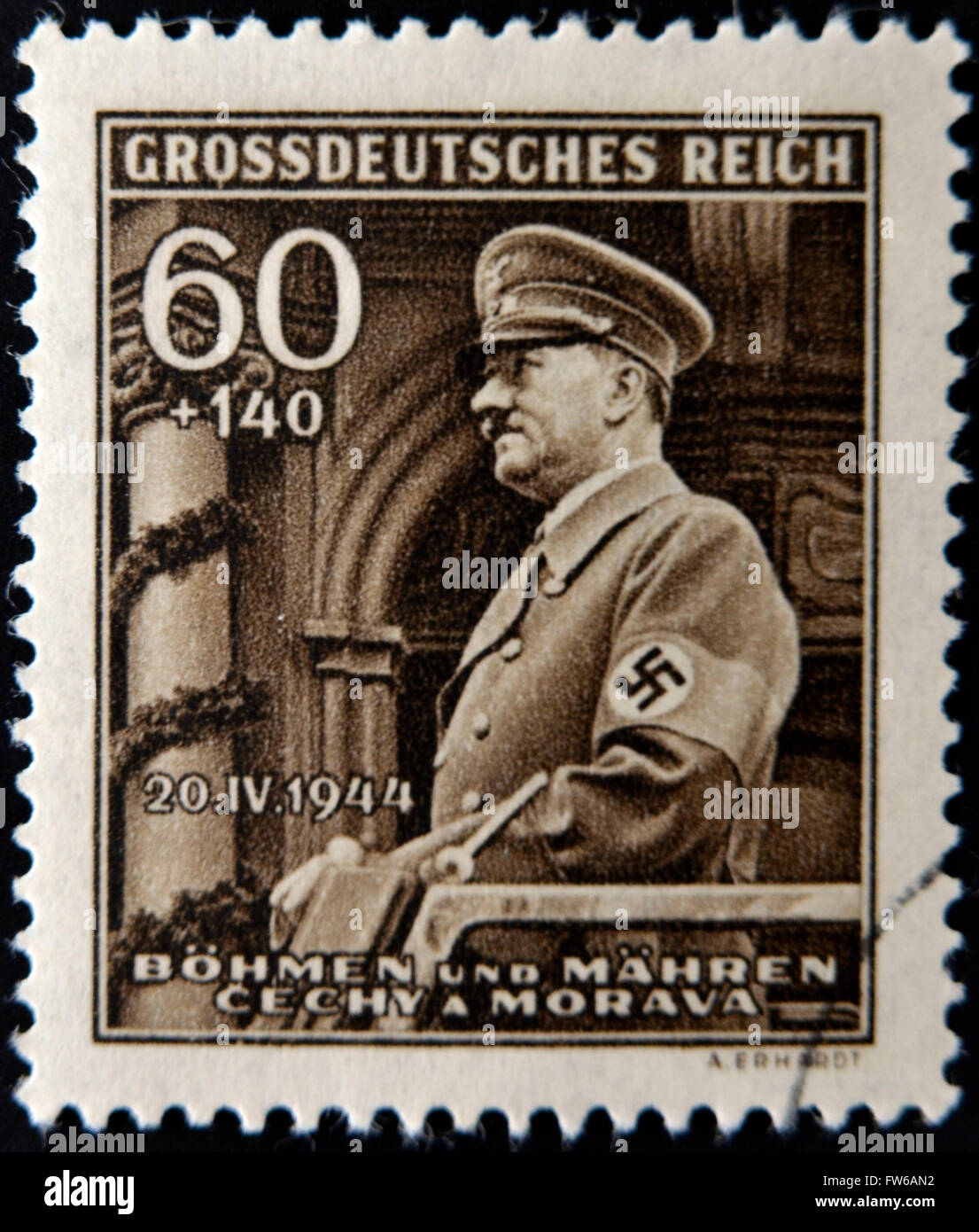 Deutsche REICH - ca. 1944: Eine Briefmarke gedruckt in Deutschland zeigt Bild von Adolf Hitler, circa 1944 Stockfoto