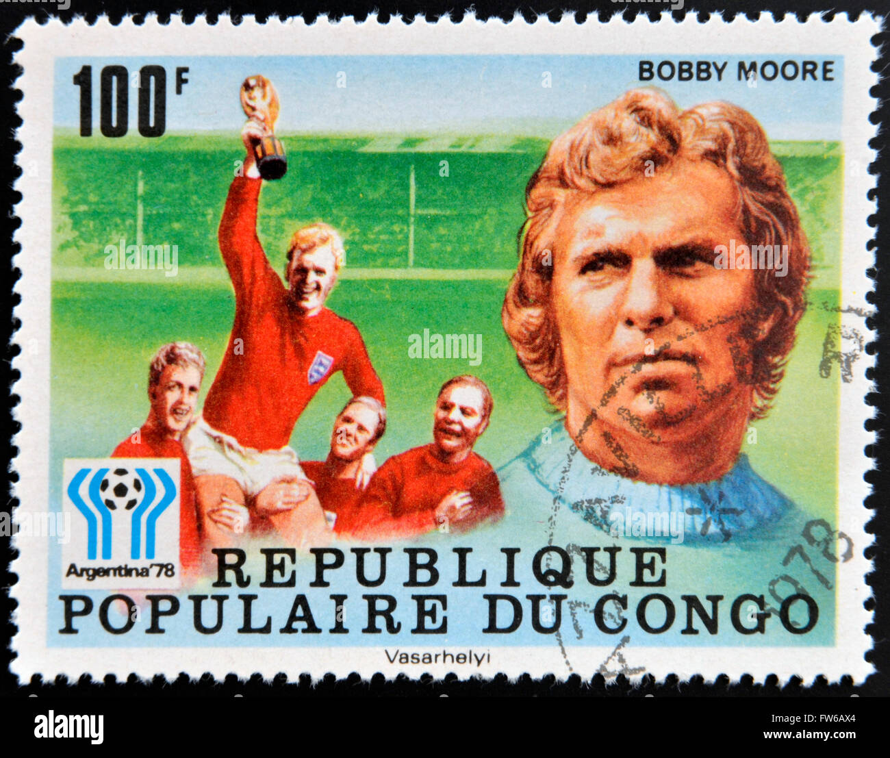 Kongo - CIRCA 1978: Eine Briefmarke gedruckt im Kongo gewidmet der WM in Argentinien 1978 zeigt Bobby Moore, ca. 1978 Stockfoto