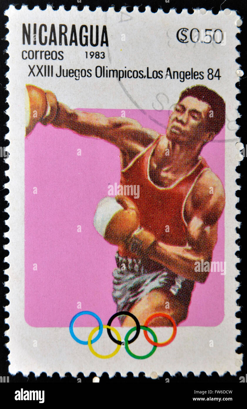 NICARAGUA - CIRCA 1982: Eine Briefmarke gedruckt in Nicaragua zeigt Boxen, ca. 1983 Stockfoto