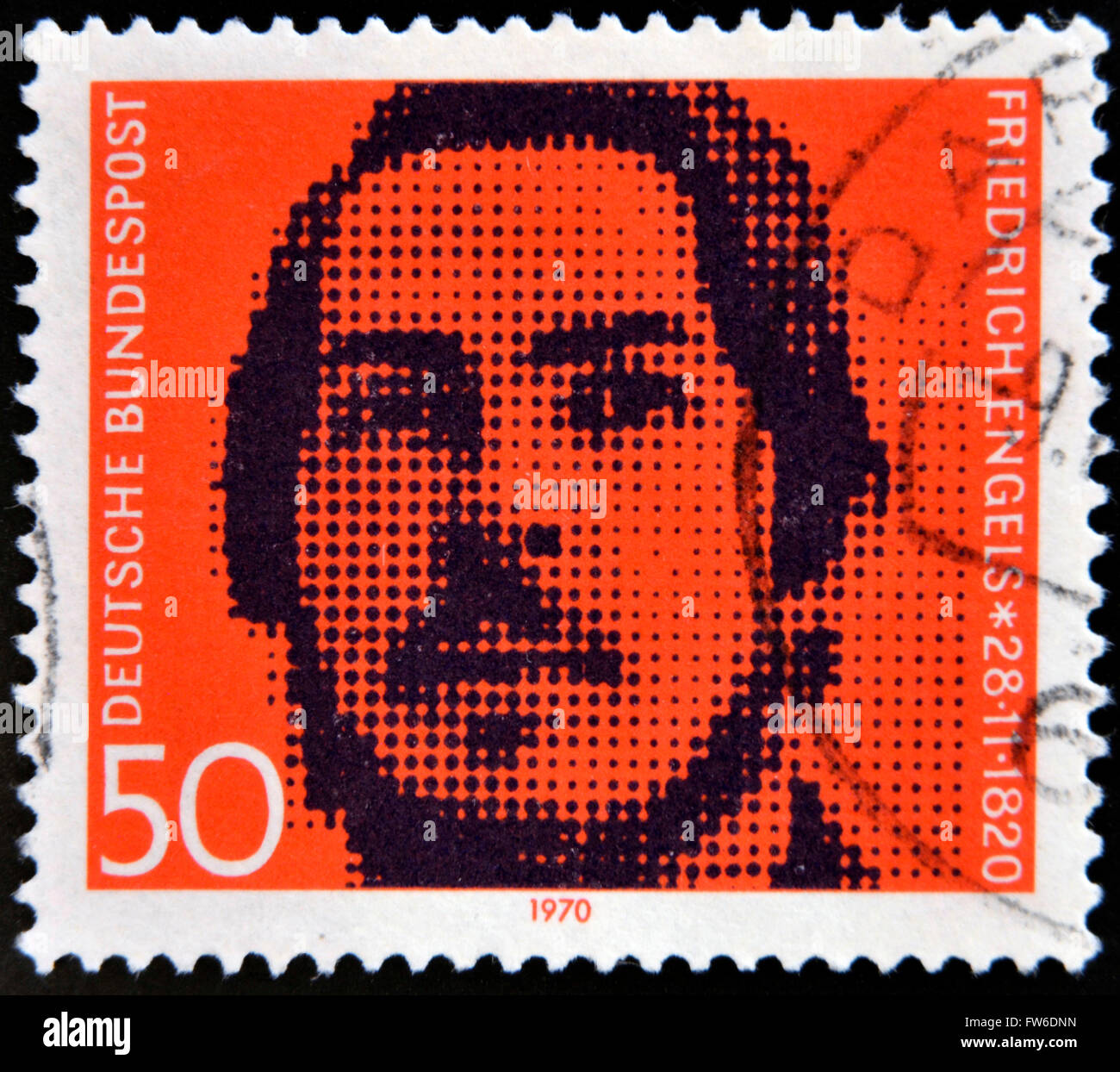 Deutschland - ca. 1970: Briefmarke gedruckt in Deutschland zeigt Friedrich Engels, Sozialist, Mitarbeiter mit Karl Marx, ca. 1970 Stockfoto