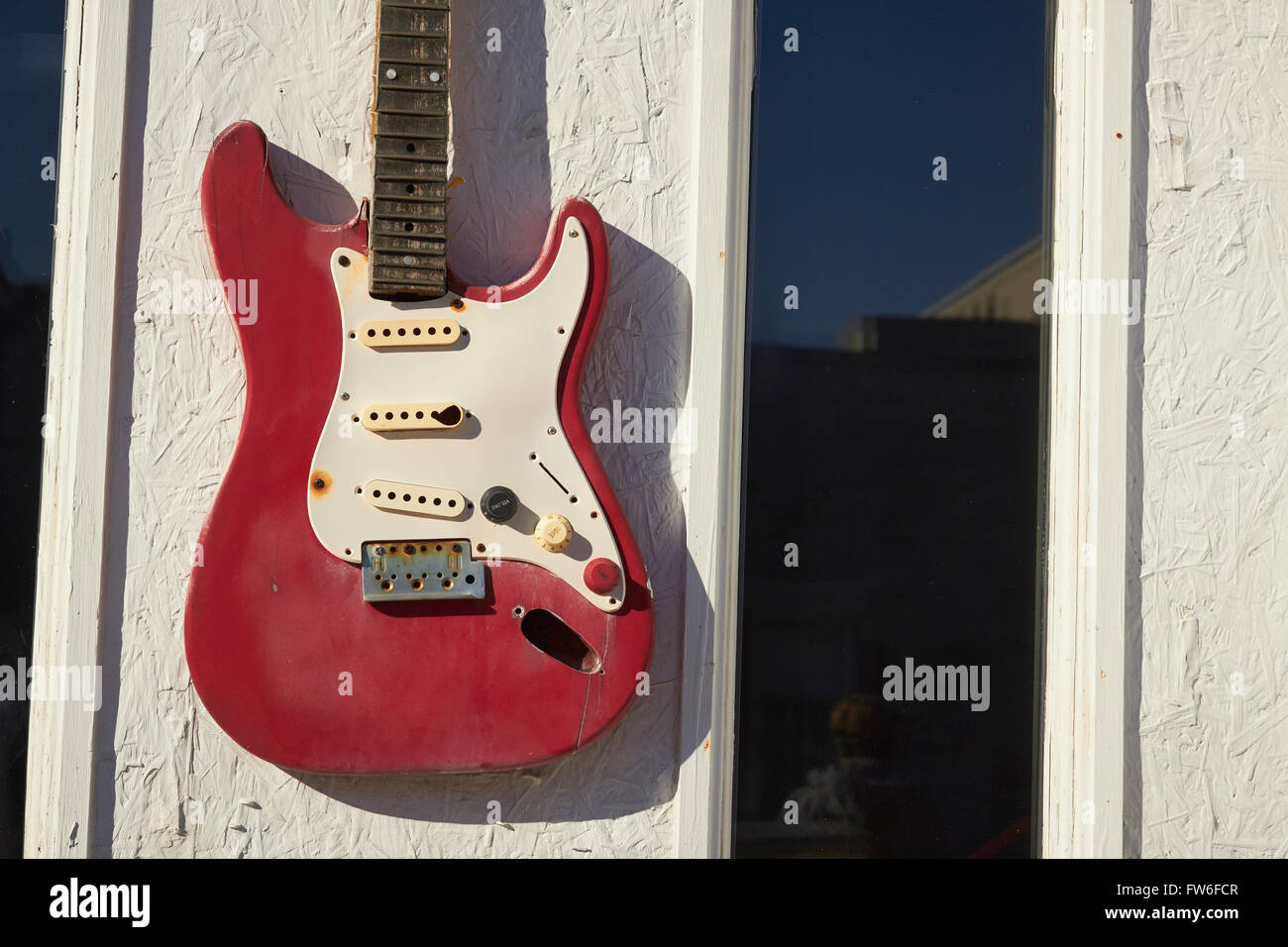 e-Gitarre Schaufenster Dekor, Clarksdale, Mississippi, Vereinigte Staaten Stockfoto