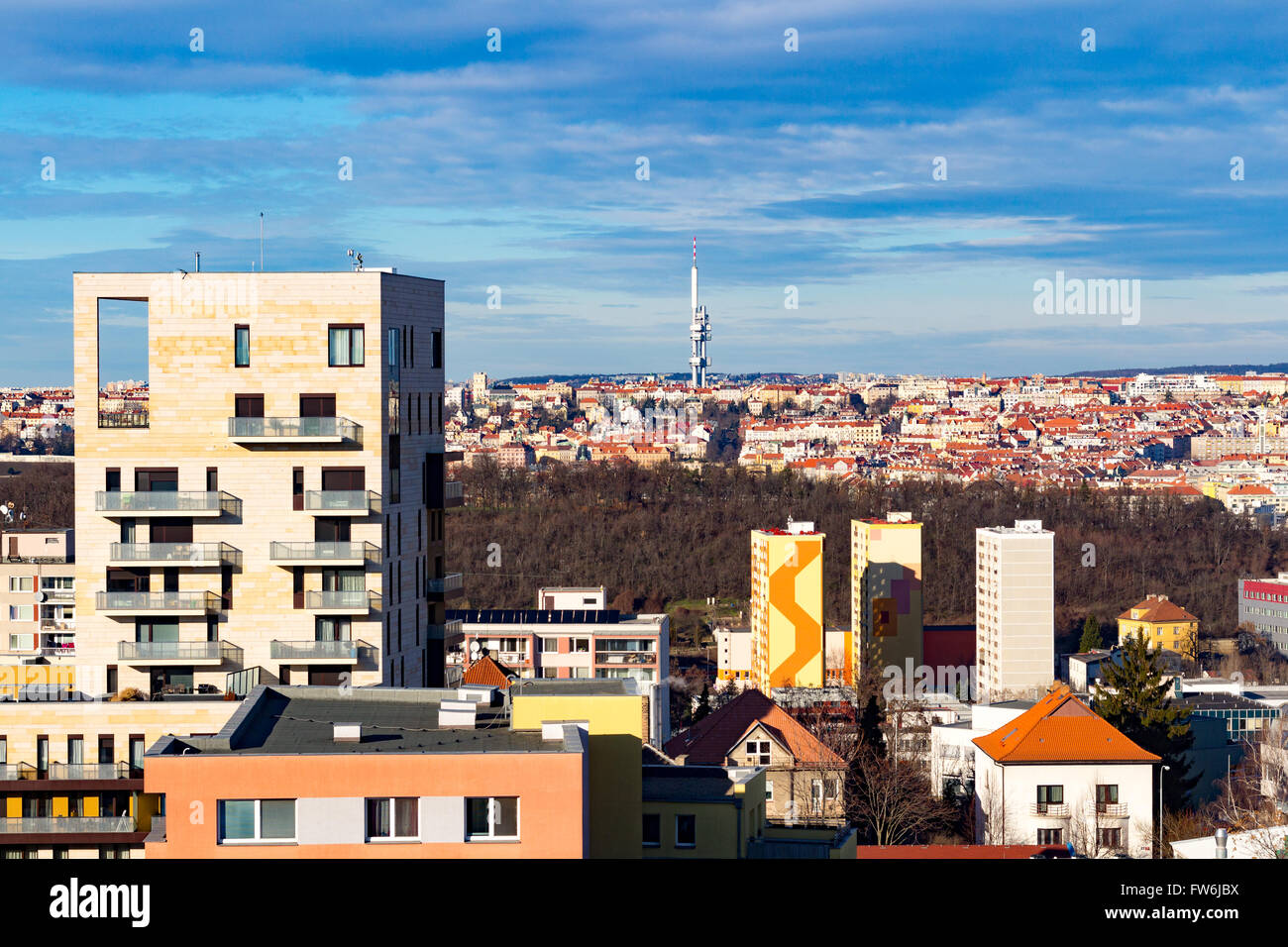 Malerische Aussicht auf die Altstadt-Architektur über die Moldau in Prag, Tschechische Republik Stockfoto