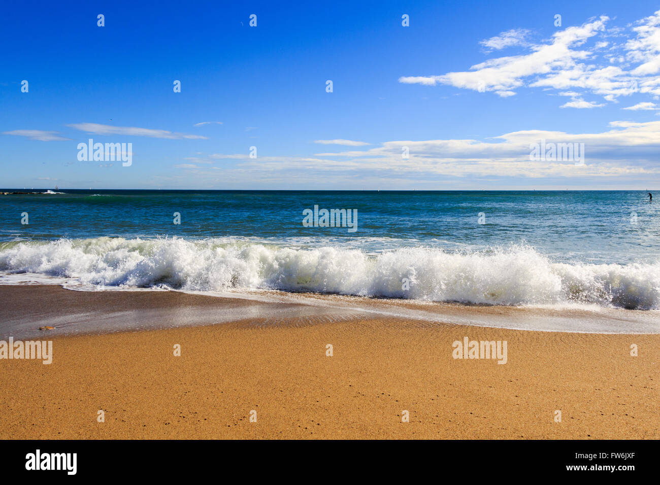 Meer Strand blauen Himmel Sand Sonne Tageslicht Entspannung Landschaft Sicht für Design Postkarten und Kalender Stockfoto