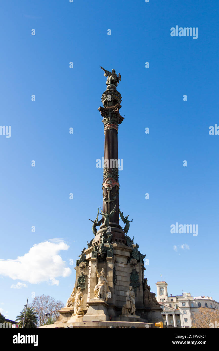 Denkmal von Christopher Columbus zeigt in Richtung Amerika während der goldenen Sonnenuntergang in Barcelona, Katalonien, Spanien Stockfoto