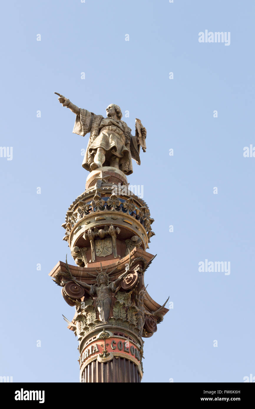 Denkmal von Christopher Columbus zeigt in Richtung Amerika während der goldenen Sonnenuntergang in Barcelona, Katalonien, Spanien Stockfoto