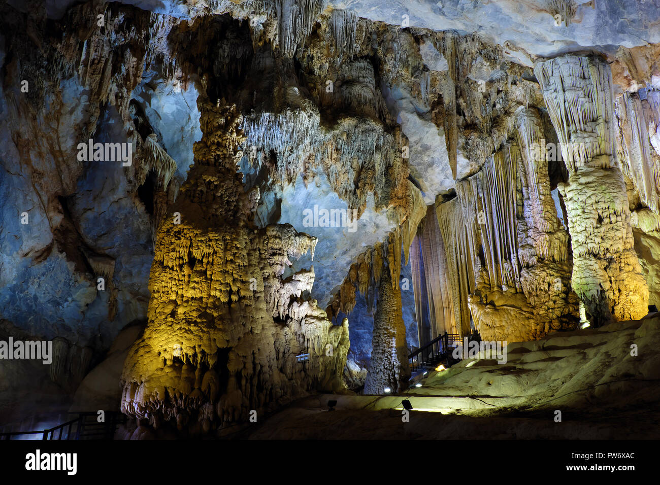 Paradise cave, eine erstaunliche, wunderbare Höhle am Bo Trach, Quang Binh, Vietnam, u-Bahn-wunderschönen Ort für Reisen, Erbe n Stockfoto