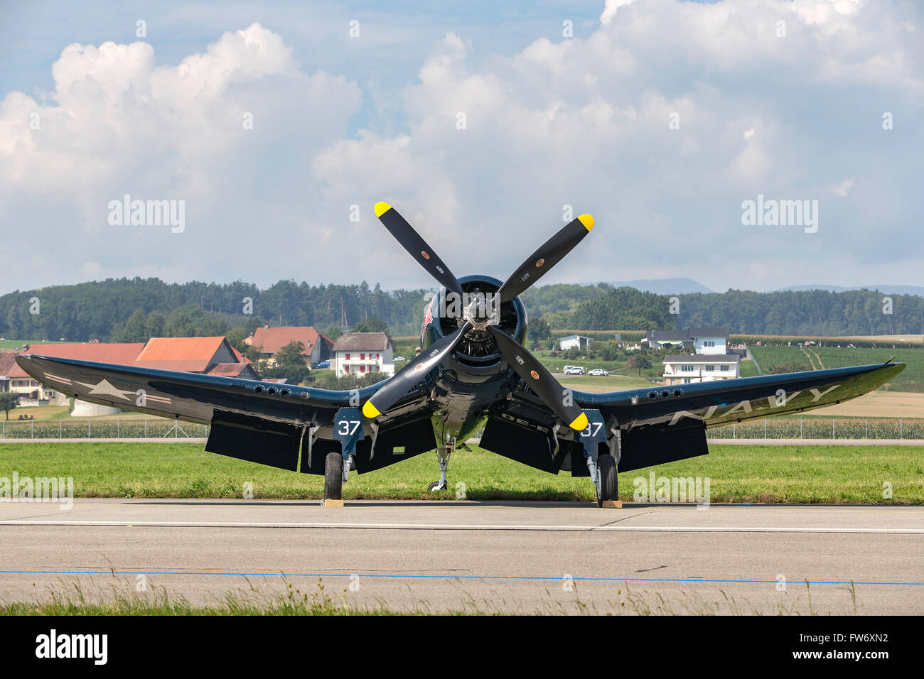 Chance Vought F4U-4 Corsair OE-EAS betrieben von Red Bull "The Flying Bulls  Stockfotografie - Alamy