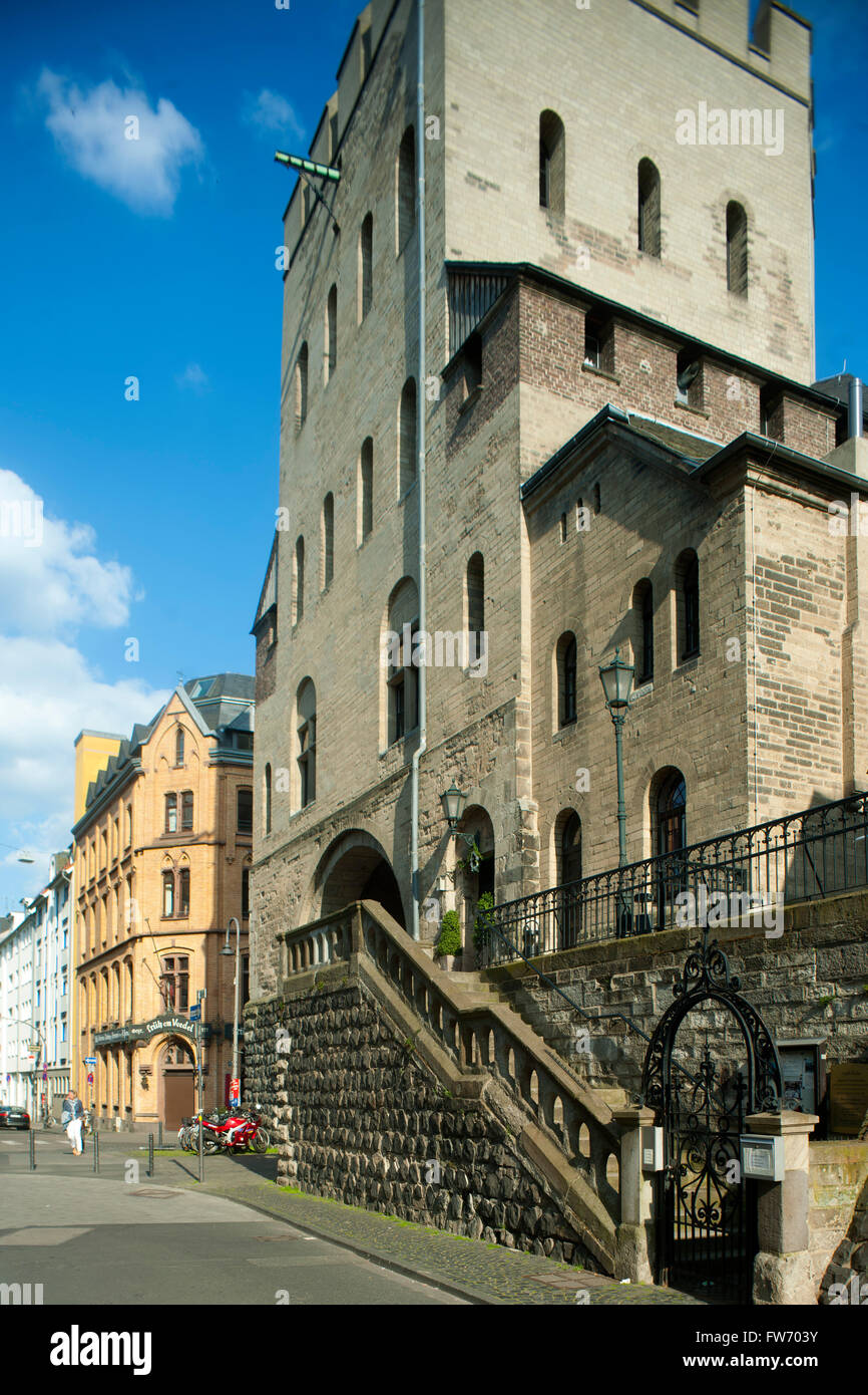Koln Neustadt Sud Sudstadt Severinsviertel Severinswall Severinstorburg Stockfotografie Alamy