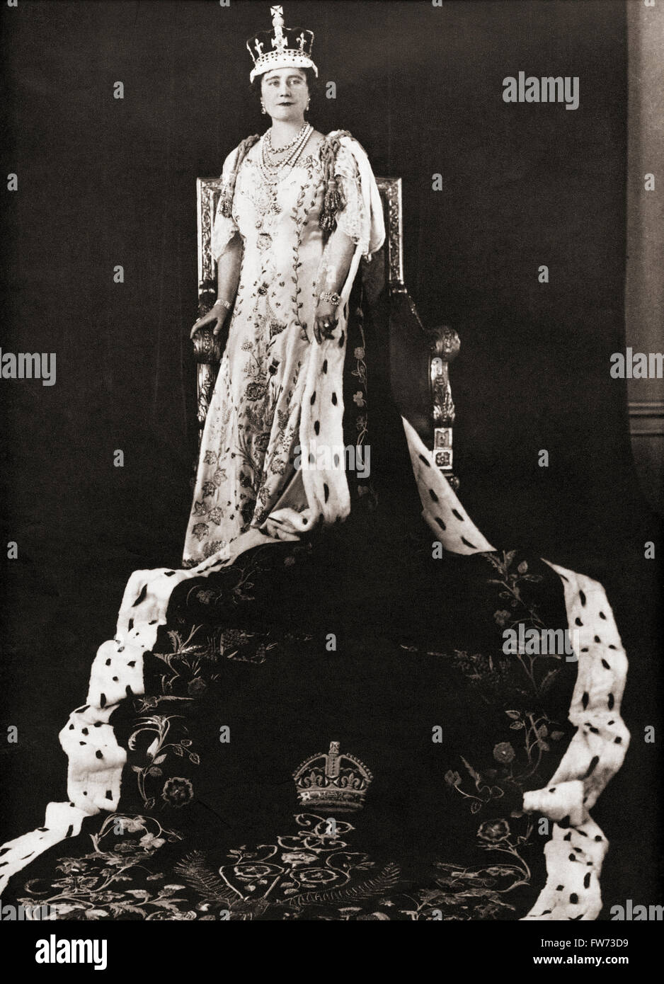 Elizabeth Angela Marguerite Bowes-Lyon, 1900 – 2002. Queen Consort des Vereinigten Königreichs als die Frau von König George VI, am Tag ihrer Krönung, 12. Mai 1937 hier zu sehen. Stockfoto