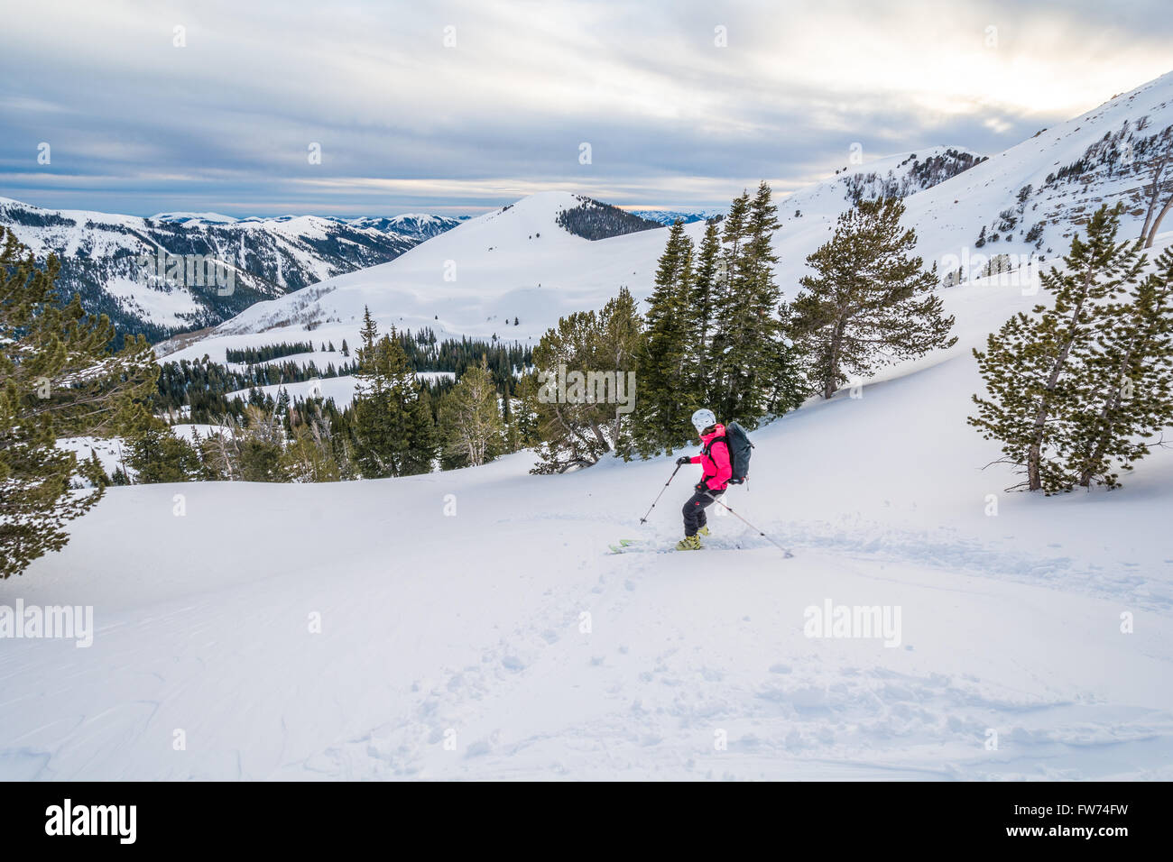 Backcountry Skifahrer in den Pioneer-Bergen in der Nähe von Sun Valley Idaho Stockfoto