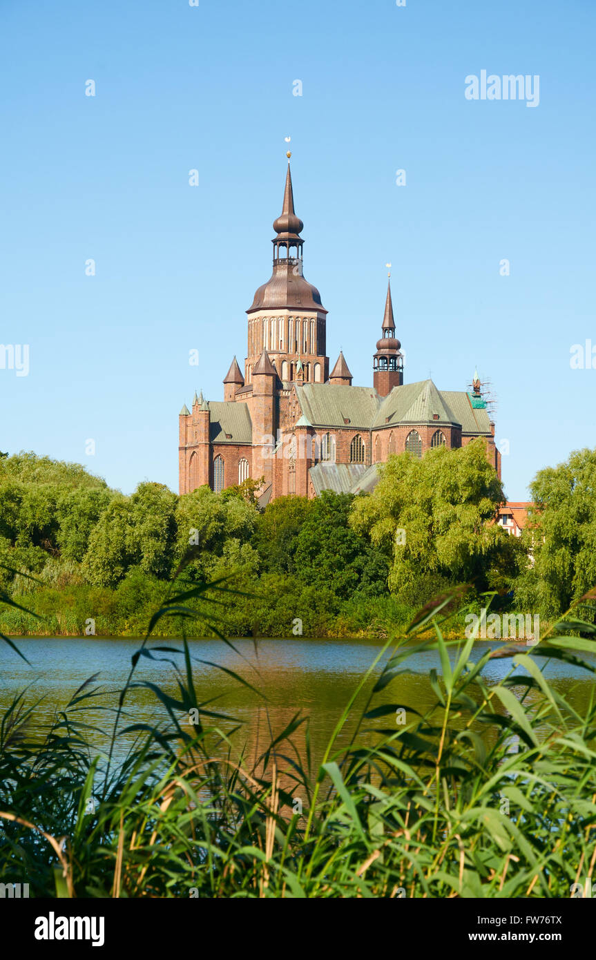 STRALSUND, Deutschland - 13. August 2015: St.-Marien Kirche (Marienkirche), Hansestadt Stralsund, Mecklenburg-Vorpommern Pomeran Stockfoto