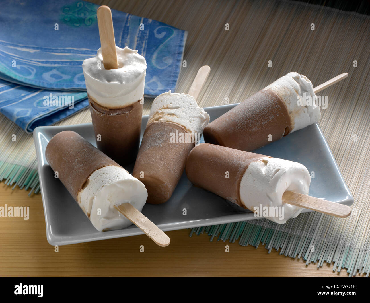 Paleo eingefroren heiße Schokolade pops Stockfoto