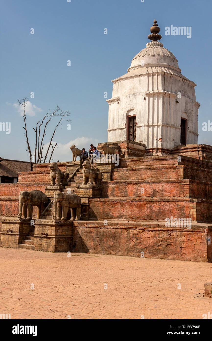 Bhaktapur, Nepal. Fasidega Tempel, der Shiva geweiht.  Der Tempel wurde im April 2015 Erdbeben völlig zerstört. Stockfoto