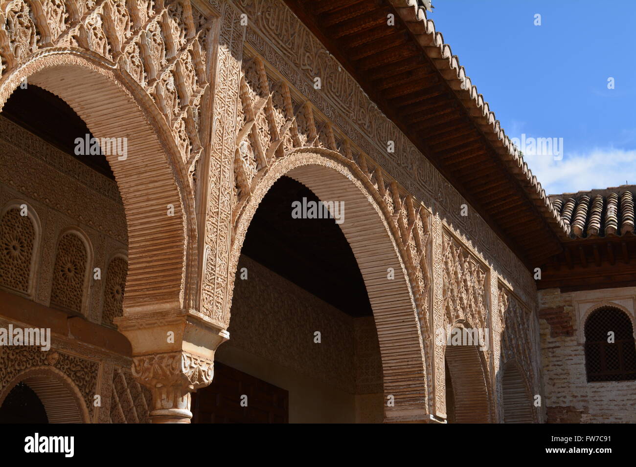 Seigt verziert Bögen am Hofe des Löwen Palast Alhambra, Granada, Spanien Stockfoto