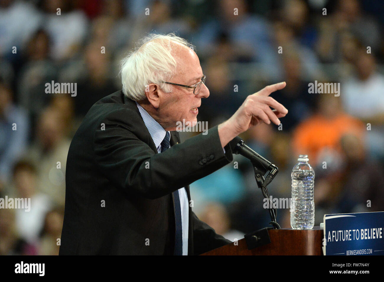 Saint Charles, MO, USA – 14. März 2016: US-Senator und demokratischen Präsidentschafts Kandidat Bernie Sanders spricht bei Rallye. Stockfoto