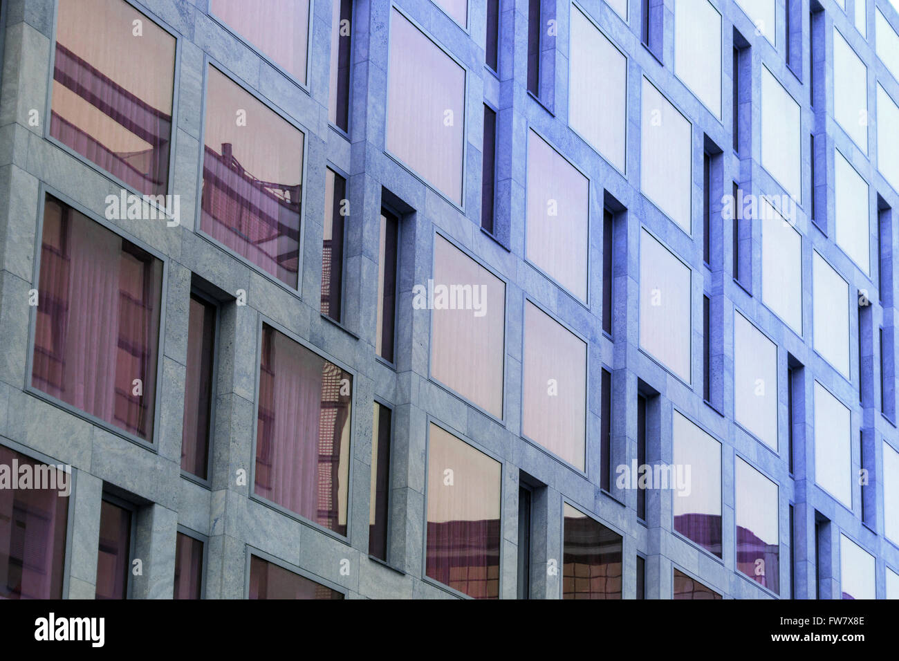 modernes Gebäude außen - Immobilien Fassade Hintergrund Stockfoto