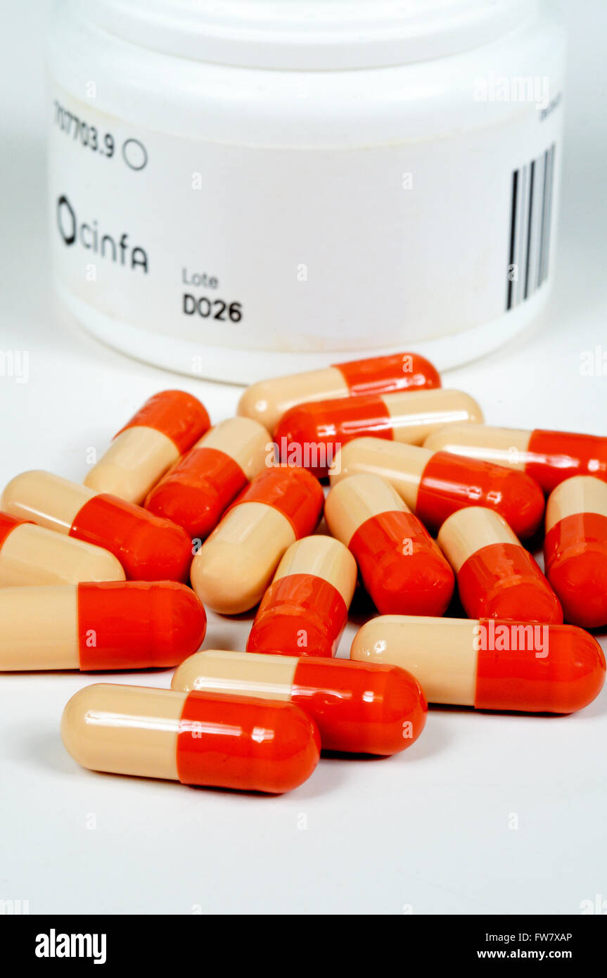 Omeprazol Tabletten In Kapseln Mit Einem Container Auf Der Ruckseite Stockfotografie Alamy