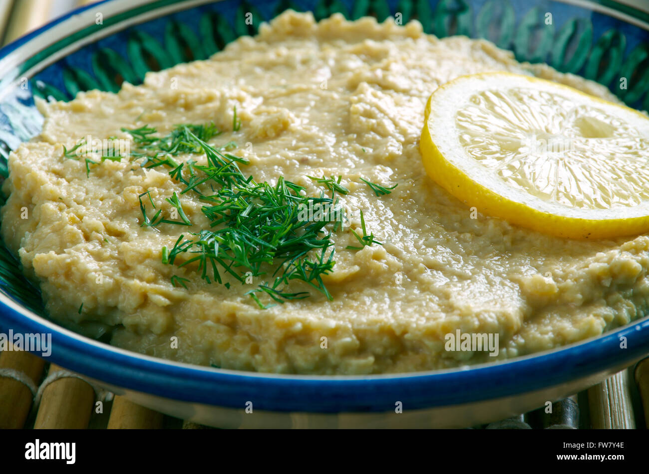 Limon Soslu Humus - Hummus mit Zitronensauce Stockfoto