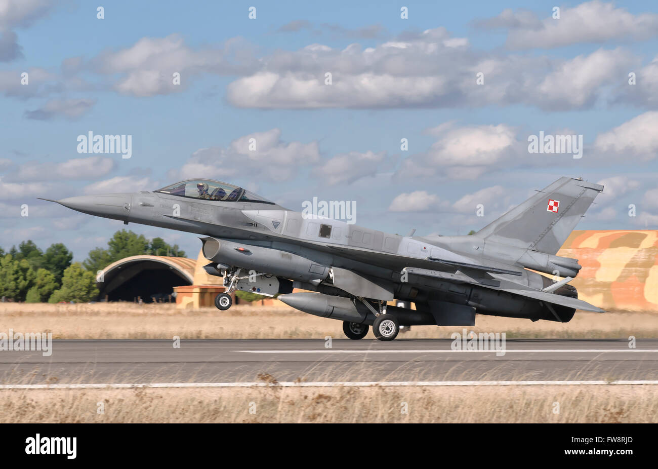 Eine polnische Luftwaffe f-16 Block 52 + beim TLP in Albacete Luftwaffenstützpunkt, Spanien. Stockfoto