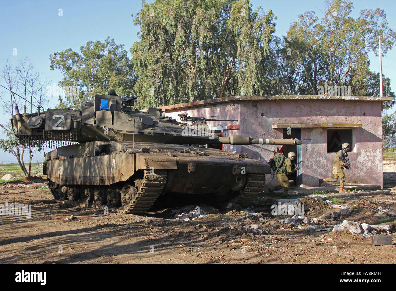 Merkava IV Kampfpanzer mit Trophäe Abwehrsystem. Stockfoto