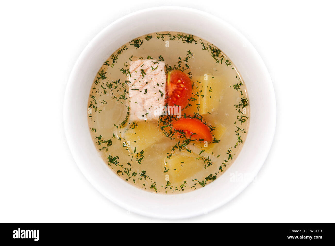 Suppe: Fischsuppe mit Lachs und Gemüse, Draufsicht isolierten auf weißen Hintergrund Stockfoto