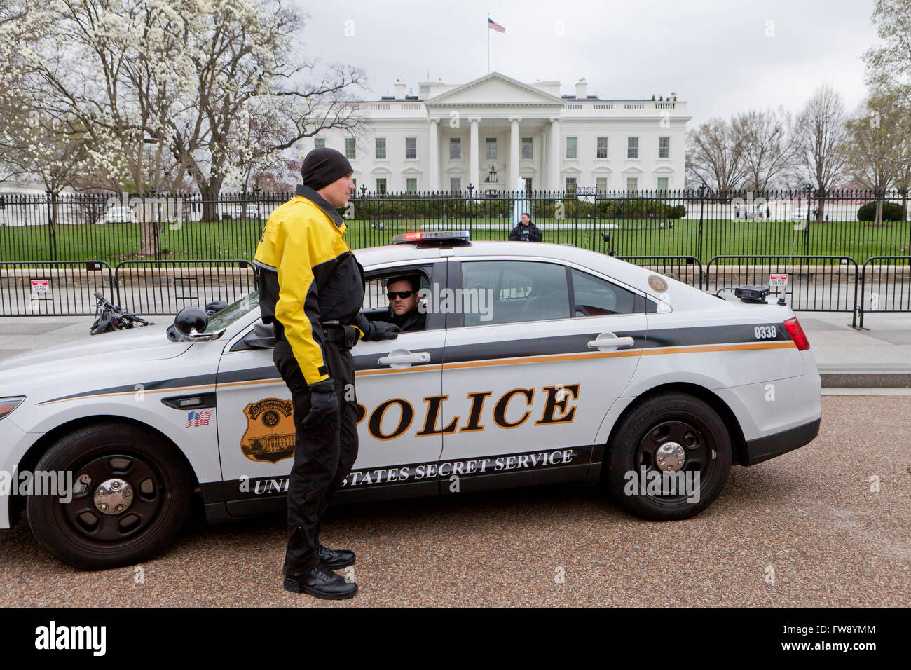 Secret Service uniformierten Polizisten am weißen Haus Garten - Washington, DC USA Stockfoto