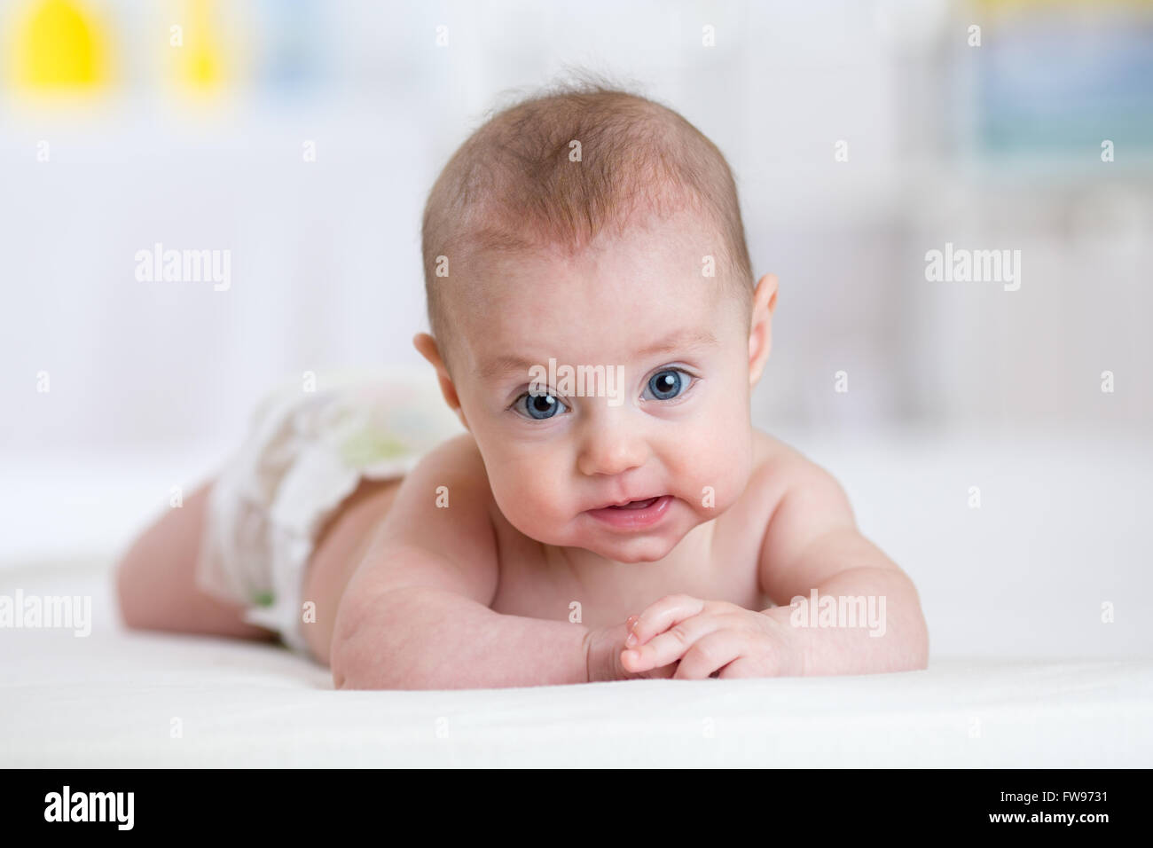 Baby in Windeln Stockfoto