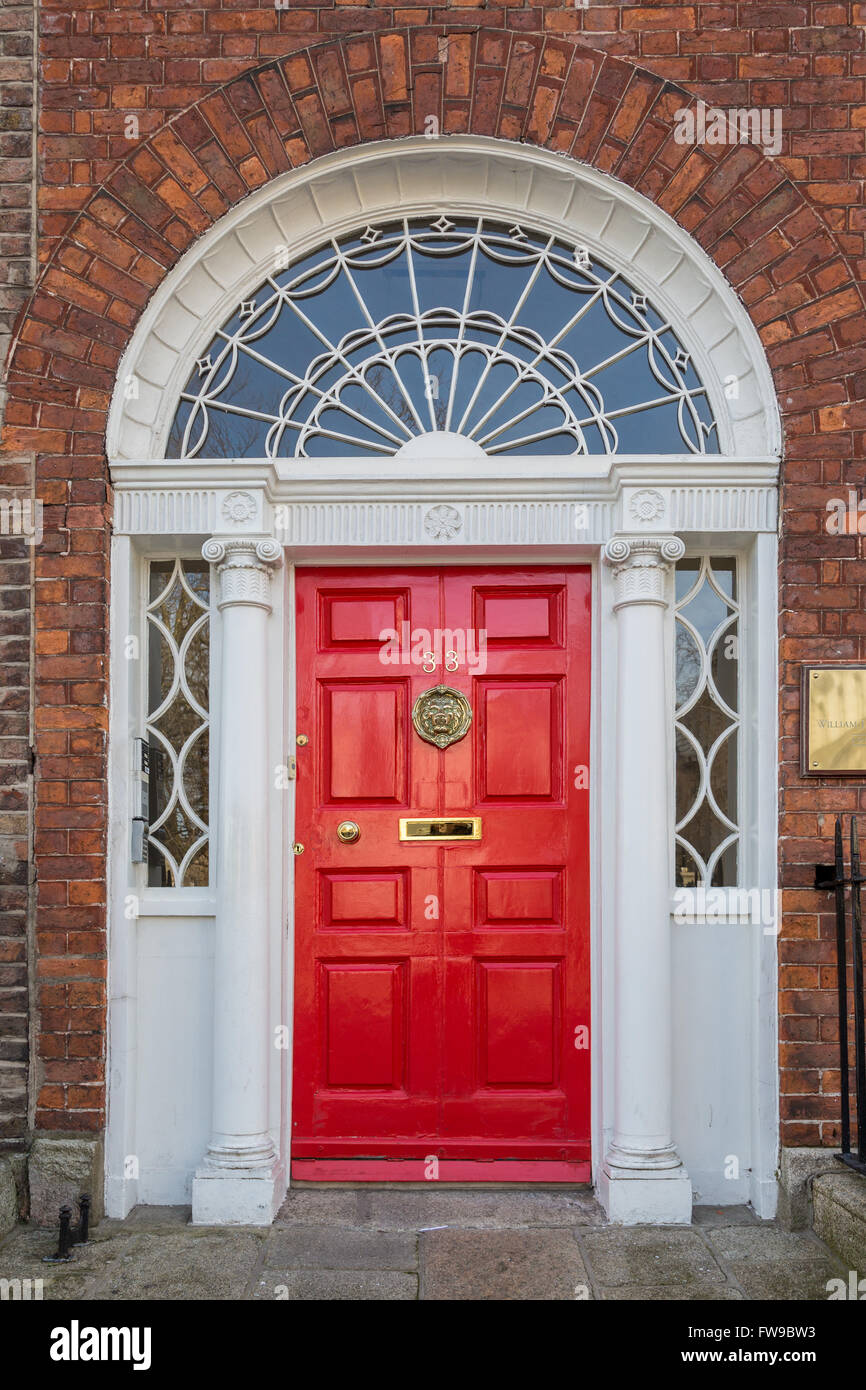 Georgischer rote Tür, Merrion Square, Dublin, Irland Stockfoto
