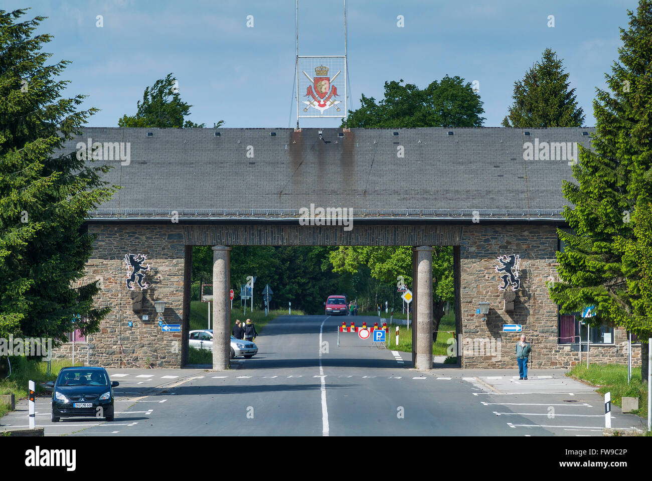 Eingang der Ordensburg Vogelsang, Bildungszentrum der NSDAP ab 1936-1939, jetzt Forum Vogelsang, Eifel Stockfoto