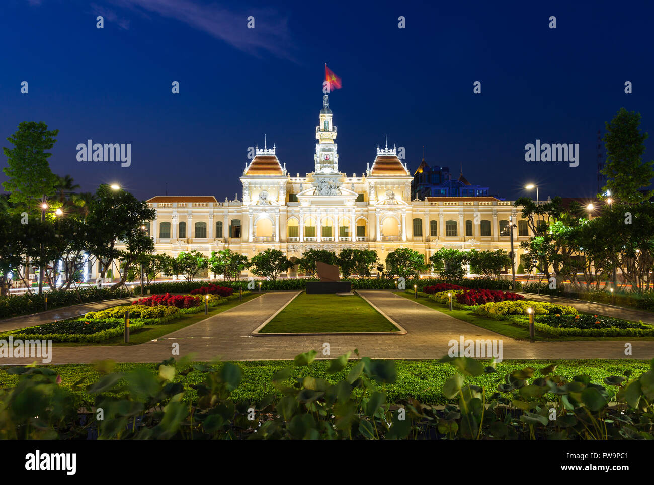 Rathaus in der Nacht, Ho-Chi-Minh-Stadt, Vietnam. Stockfoto