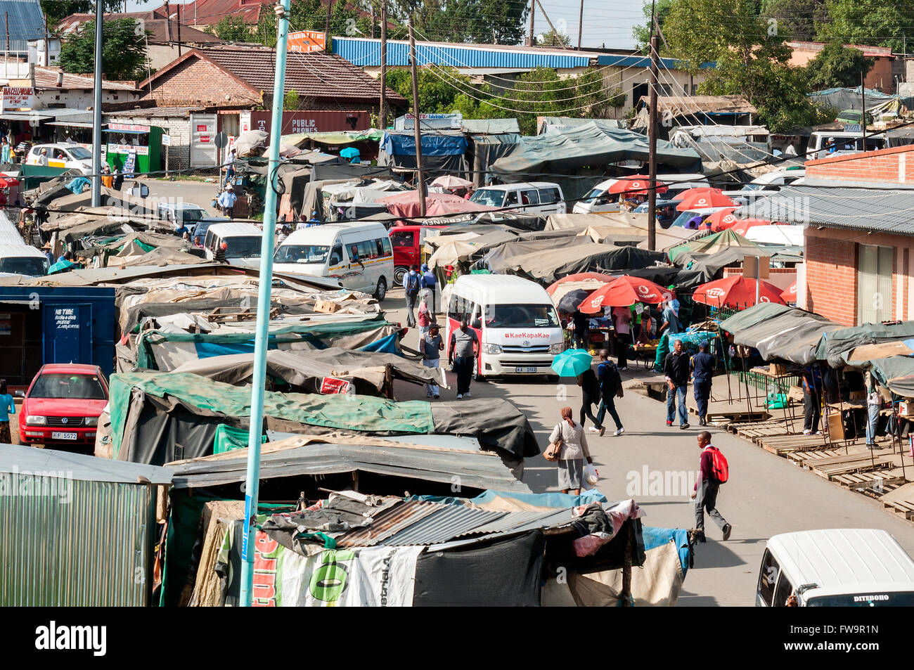Bus Bahnhof und Markt Stände, Osten CBD, Maseru, Lesotho Stockfoto