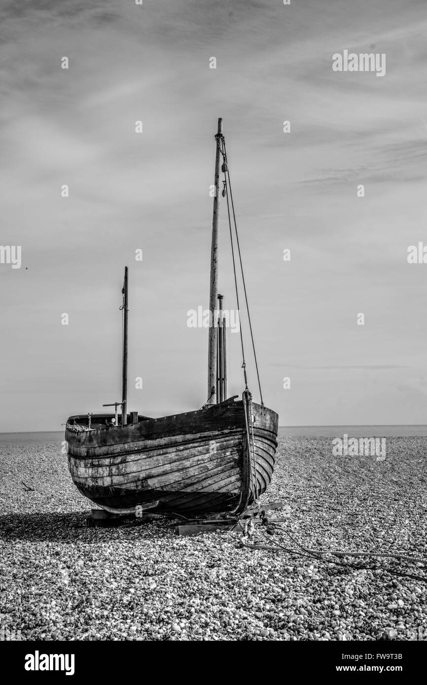 Einsames Fischerboot bei Dungeness Stockfoto