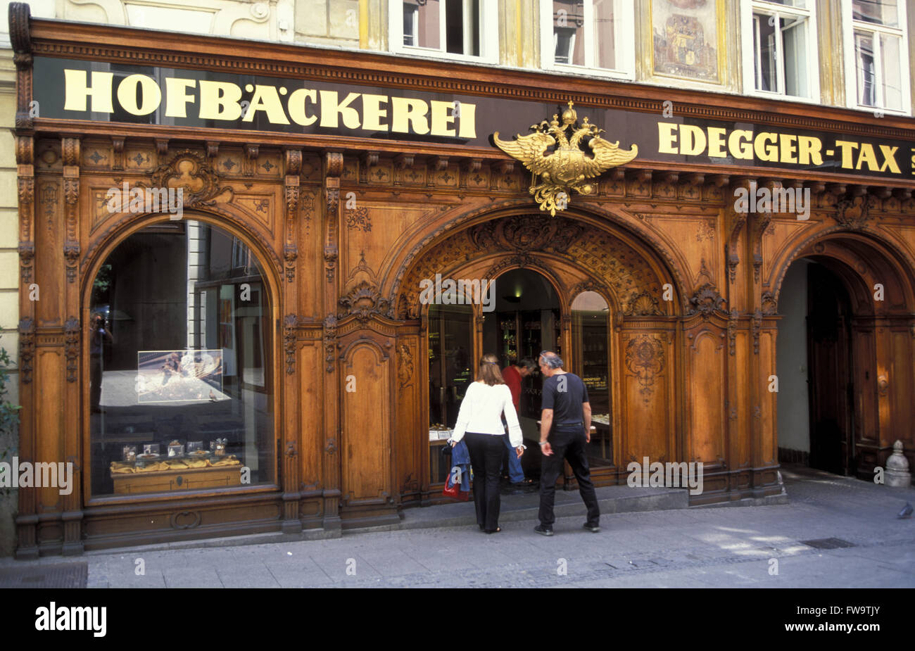 AUT, Österreich, Graz, Bäcker Shop Edegger-Tax in der Hofgasse.  AUT, Oesterreich, Graz, Hofbaeckerei Edegger-Tax in der Hofgasse. Stockfoto