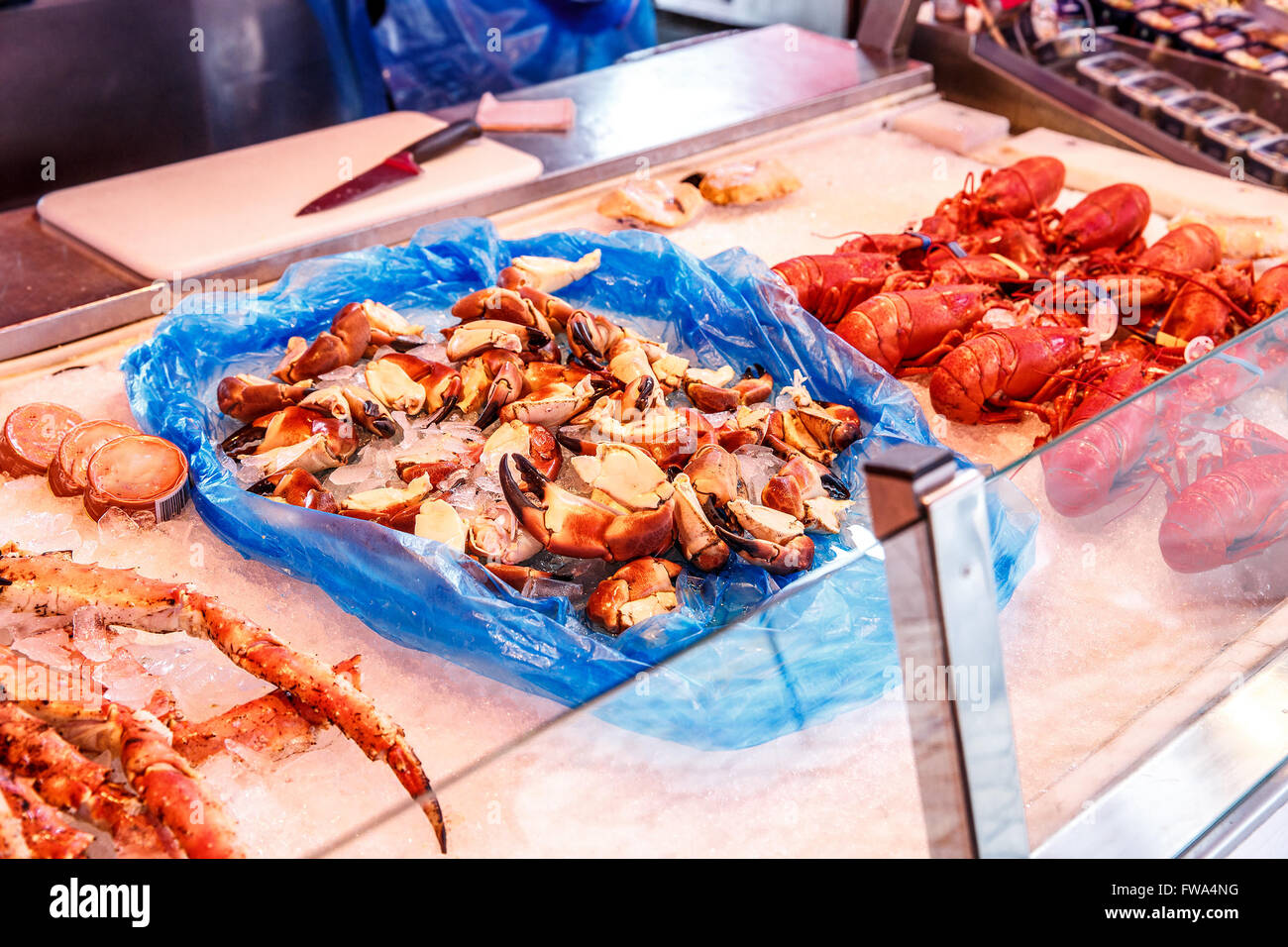 Verschiedene Meeresfrüchte in den Regalen der Fischmarkt in Norwegen, Bergen Stockfoto