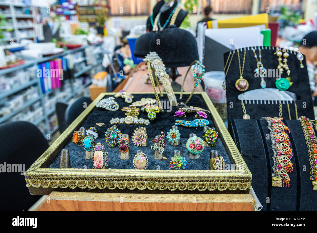 Ringe in Fabrik der Welt von Michal Negrin Center in Stadt Bat Yam, Israel Stockfoto
