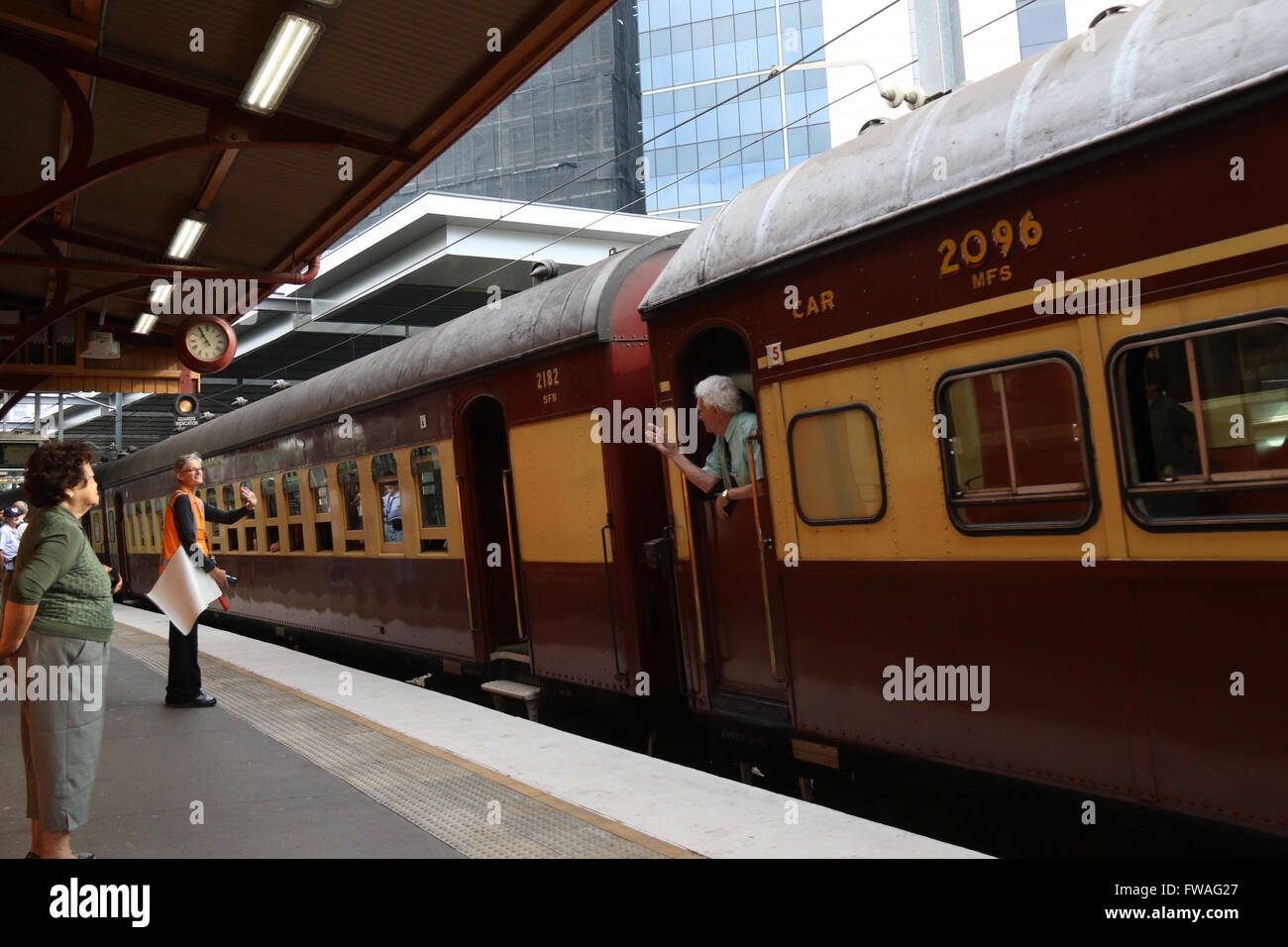 New South Wales Railway Institute 125. Jahrestag Erbe Zug zu den Blue Mountains, abgebildet bei Parramatta Station. Stockfoto